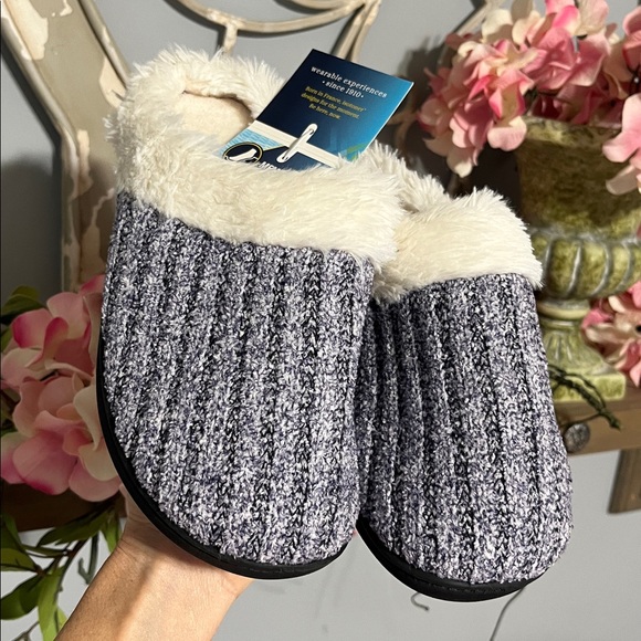 Memory Foam Comfy Cushy Isotoner Womens Navy Machine Washable Slippers Medium - Picture 11 of 15